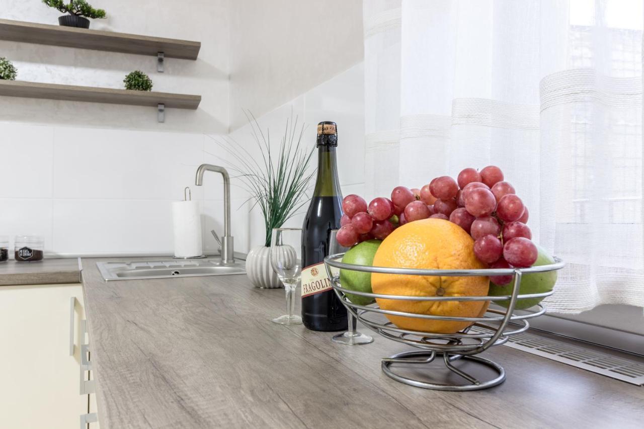 City Center Vip Studio Apartment リヴィウ エクステリア 写真