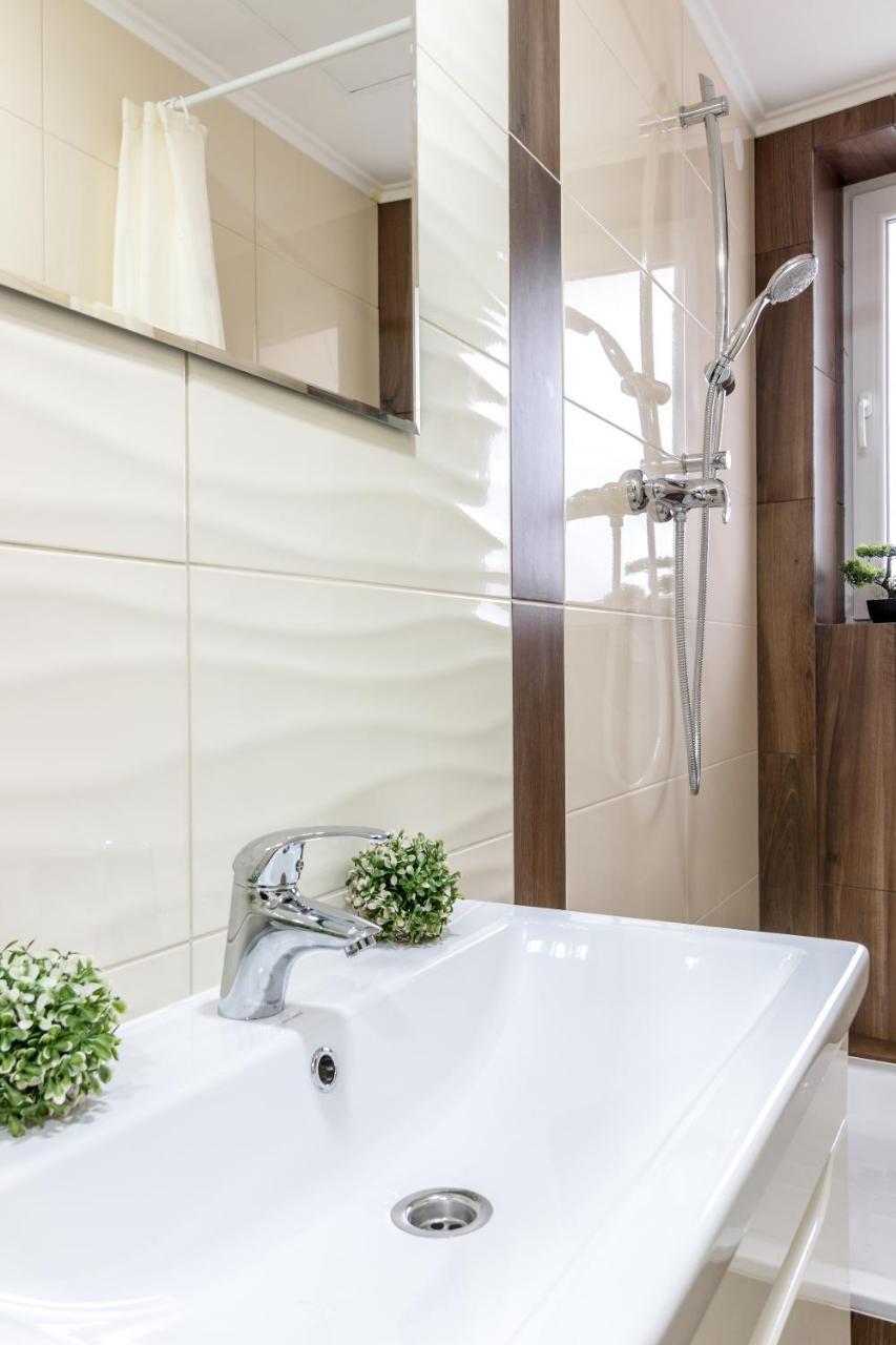 City Center Vip Studio Apartment リヴィウ エクステリア 写真